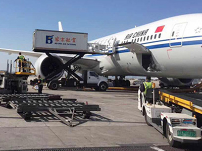 37000Cm威尼斯首都航空暑期推出宠物进客舱服务